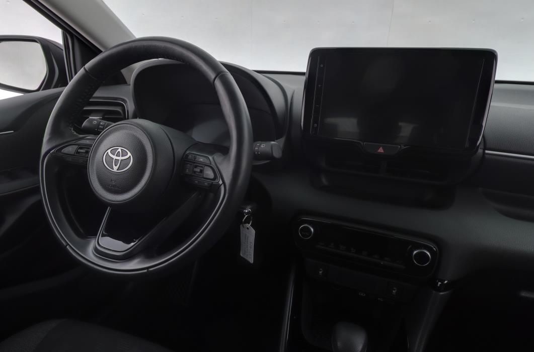 TOYOTA YARIS 2024