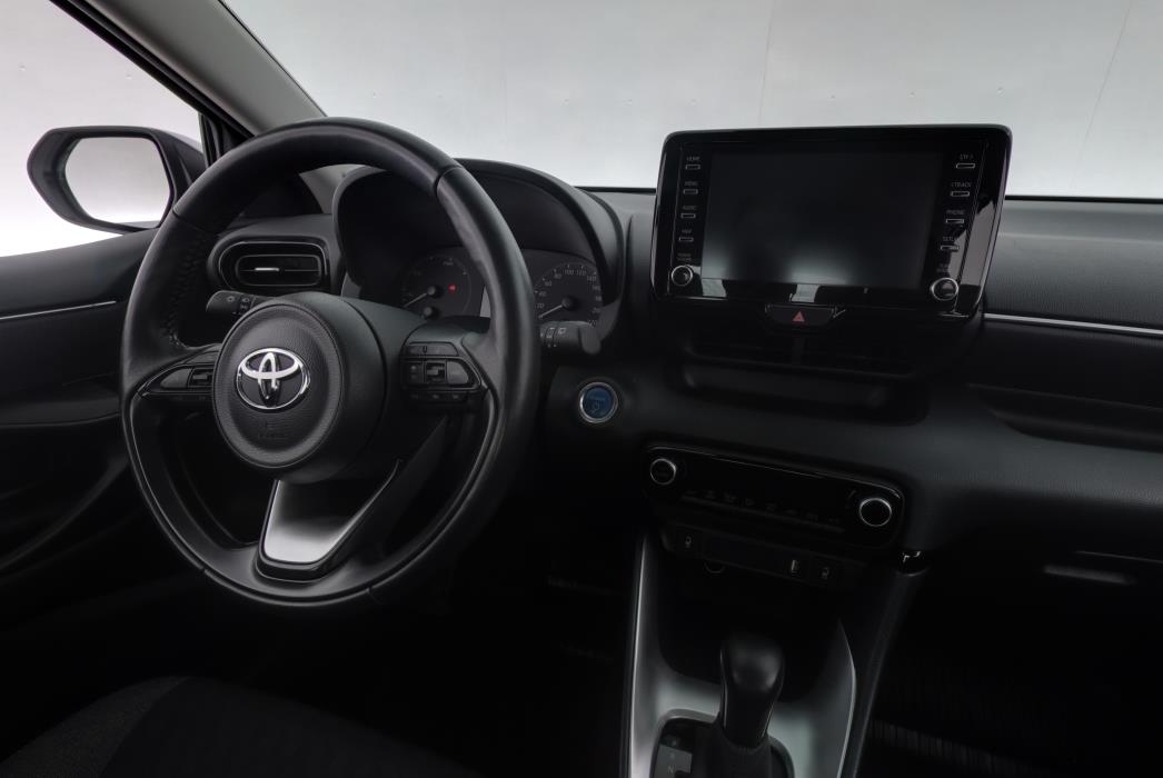 TOYOTA YARIS 2024