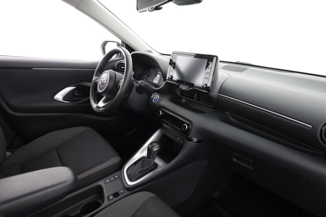 TOYOTA YARIS 2024