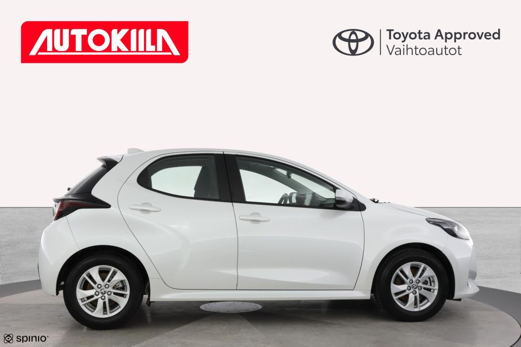 TOYOTA YARIS 2024