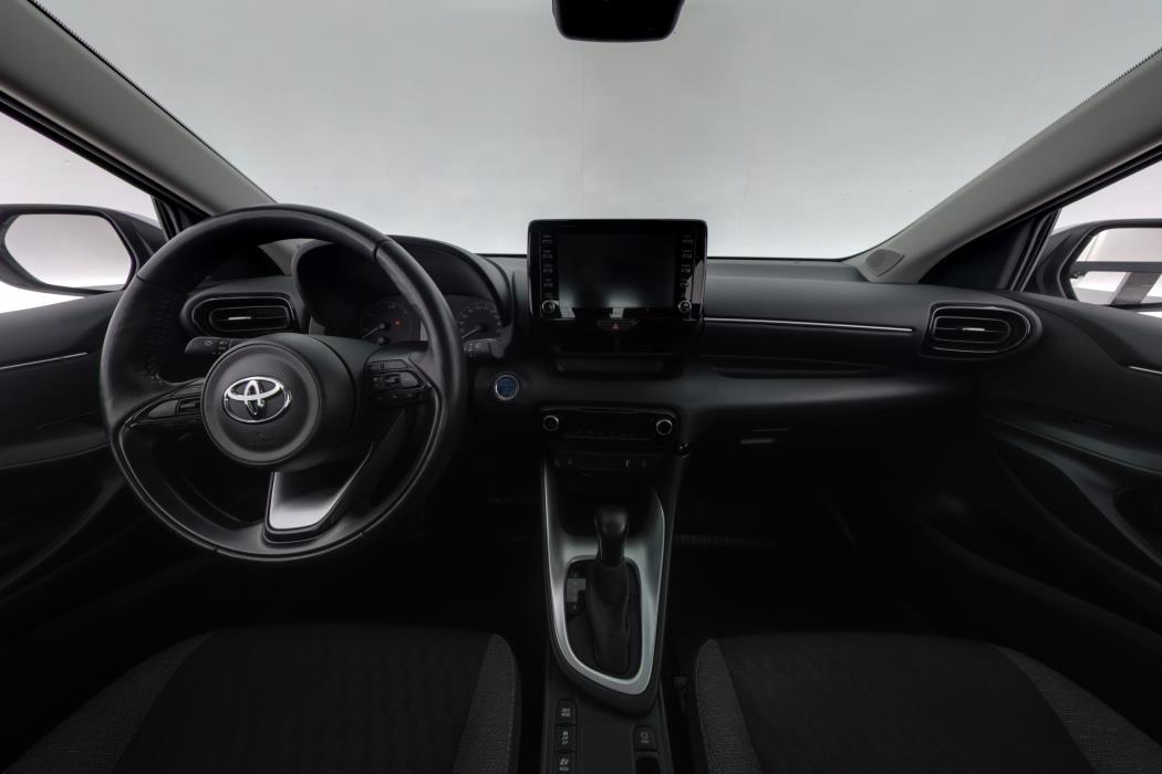 TOYOTA YARIS 2024