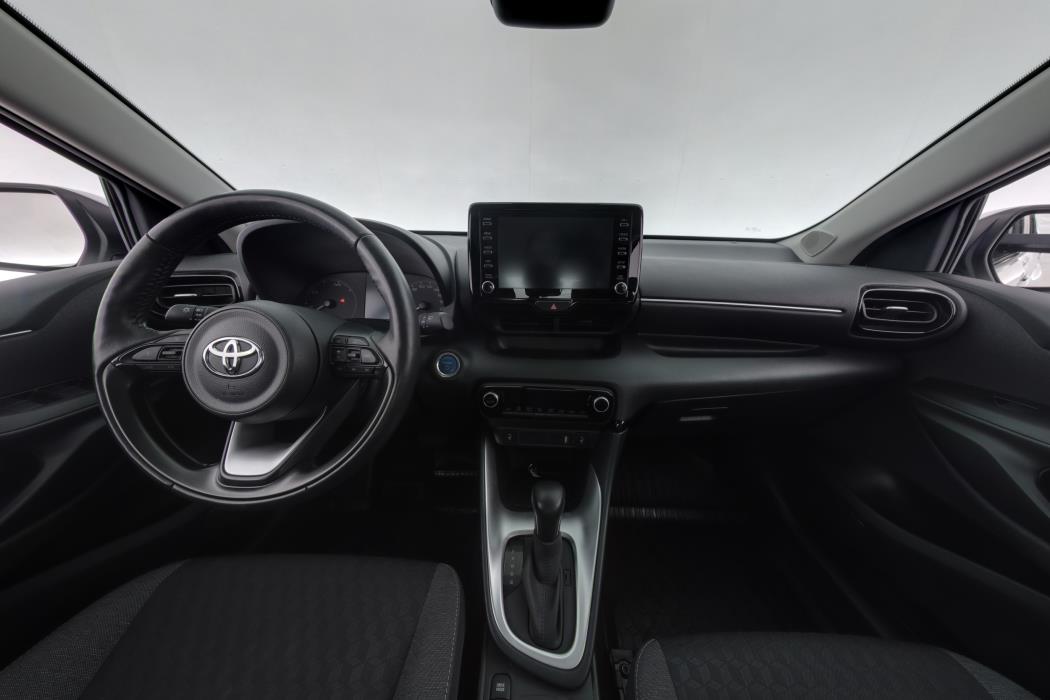TOYOTA YARIS 2024