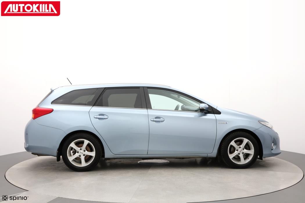 TOYOTA AURIS 2015