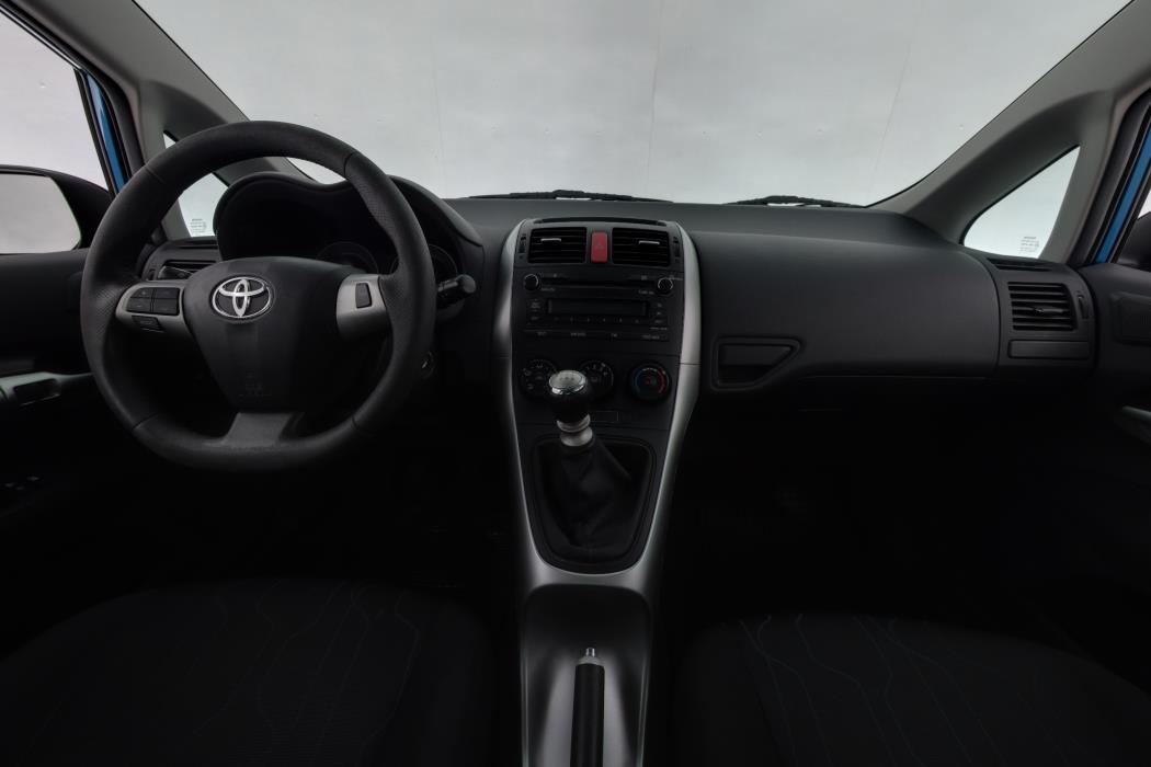 TOYOTA AURIS 2010