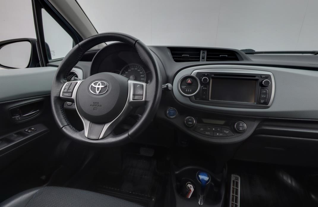 TOYOTA YARIS 2013