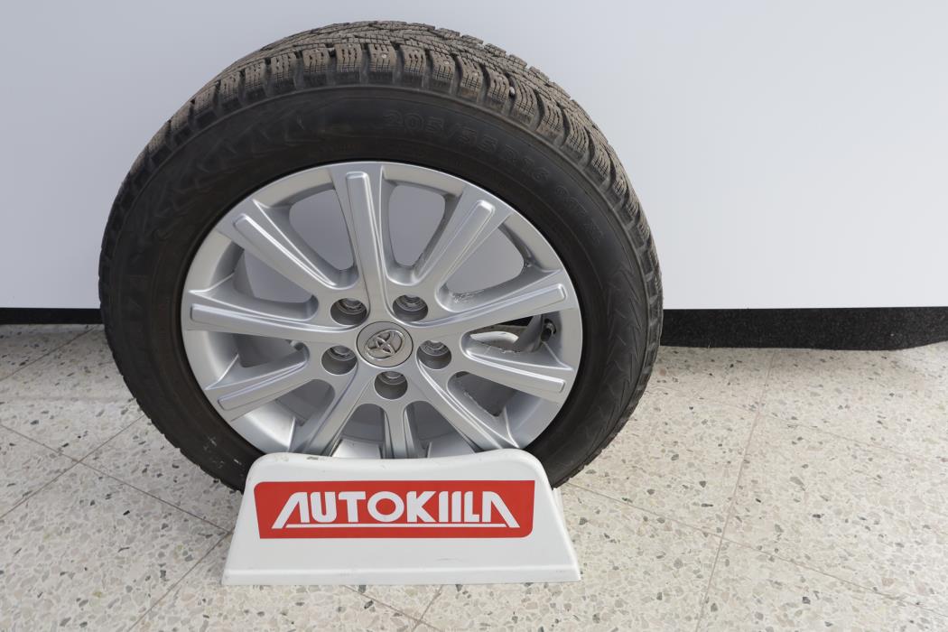 TOYOTA AURIS 2015