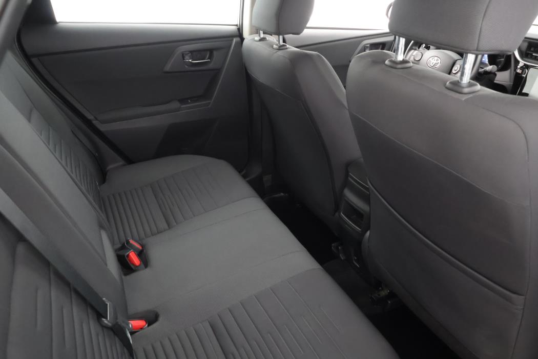 TOYOTA AURIS 2015
