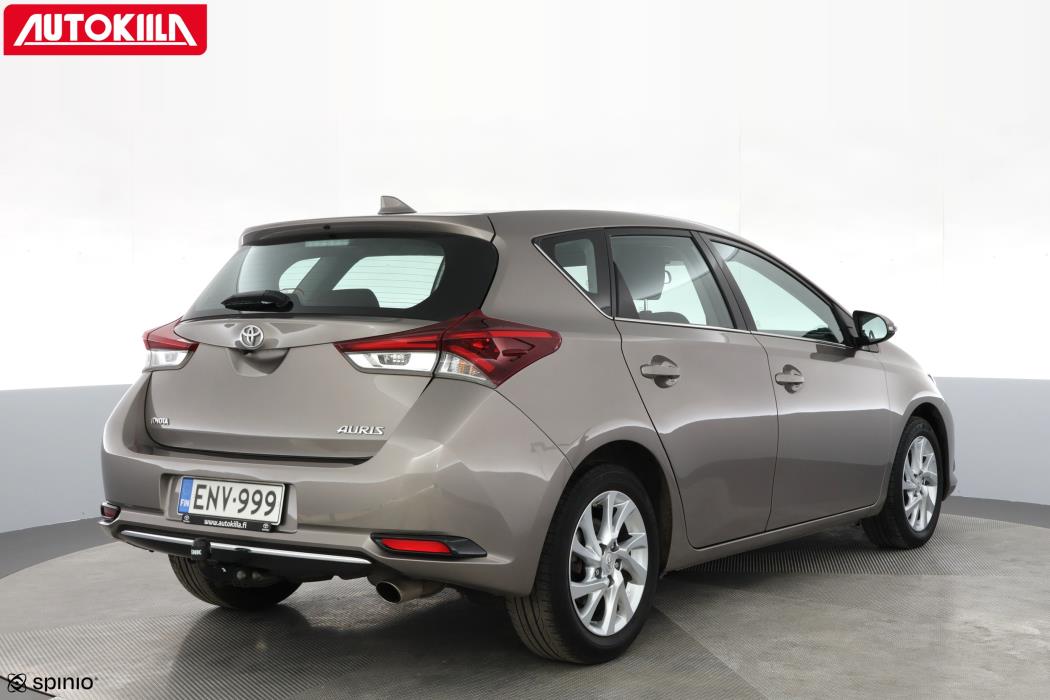 TOYOTA AURIS 2015