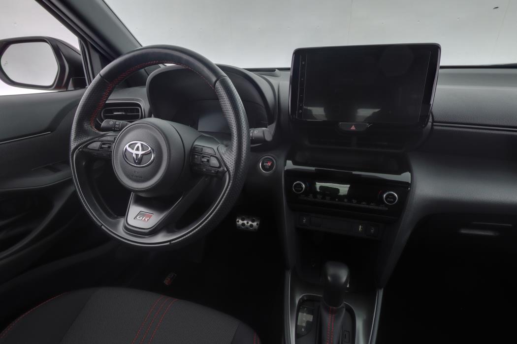 TOYOTA Yaris Cross 2024