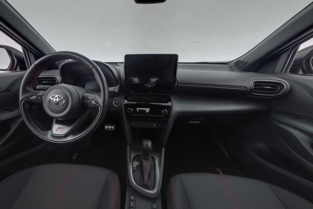 TOYOTA Yaris Cross 2024