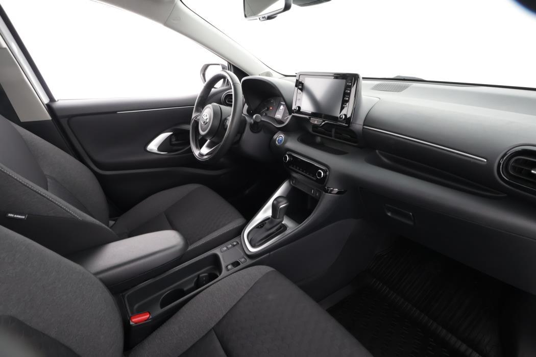 TOYOTA YARIS 2024