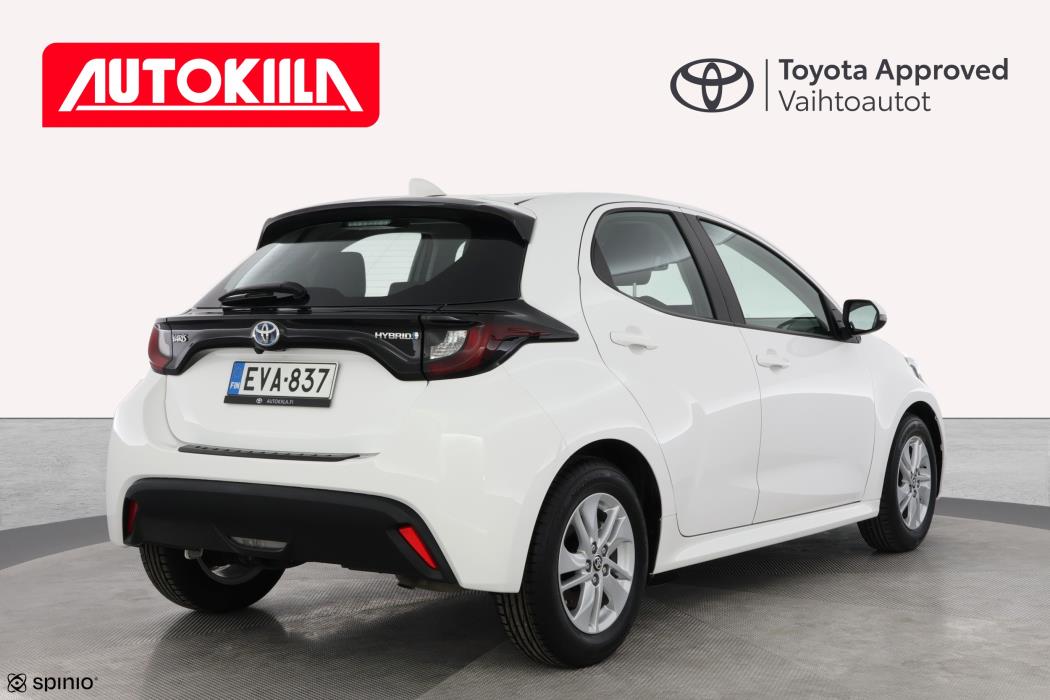 TOYOTA YARIS 2024