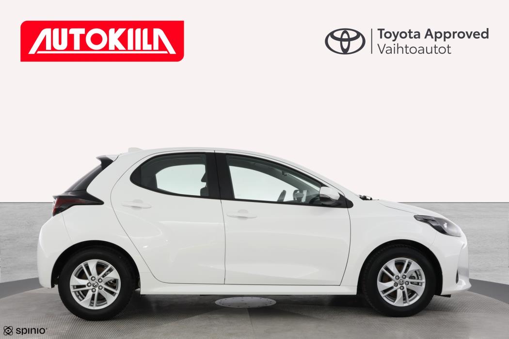 TOYOTA YARIS 2024