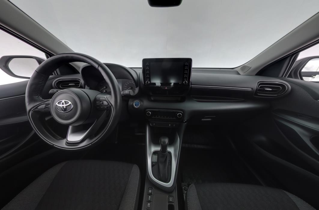 TOYOTA YARIS 2024