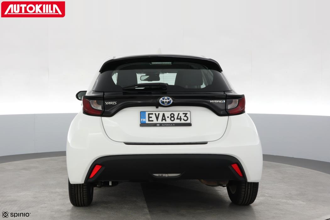 TOYOTA YARIS 2024