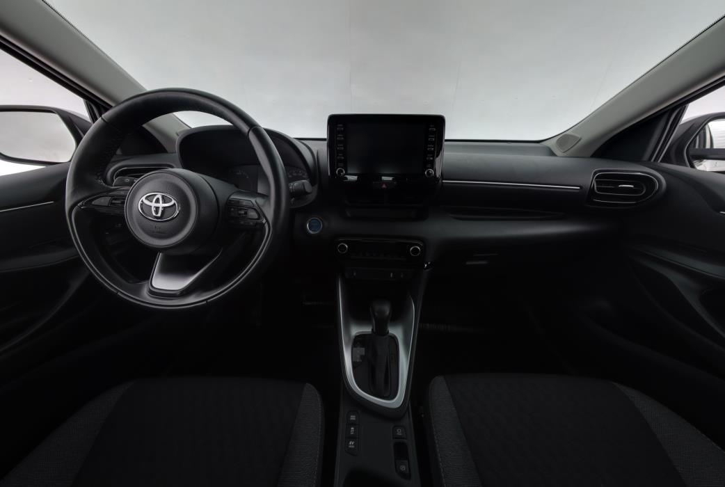 TOYOTA YARIS 2024
