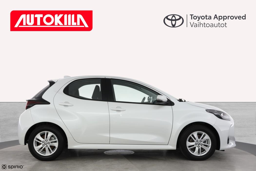 TOYOTA YARIS 2024