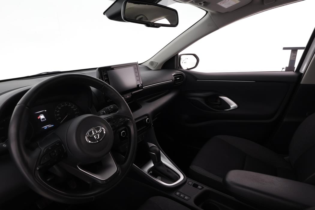 TOYOTA YARIS 2024