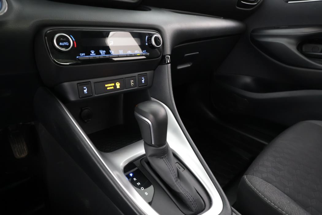TOYOTA YARIS 2024