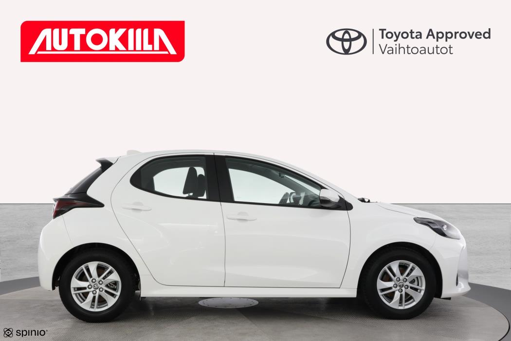 TOYOTA YARIS 2024