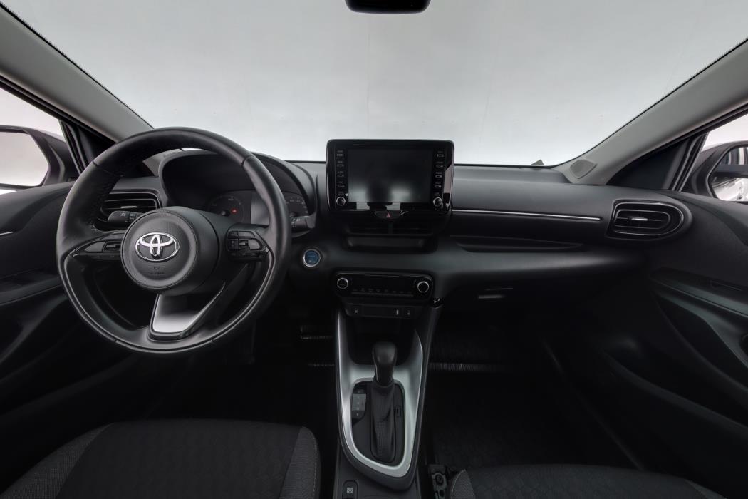 TOYOTA YARIS 2024