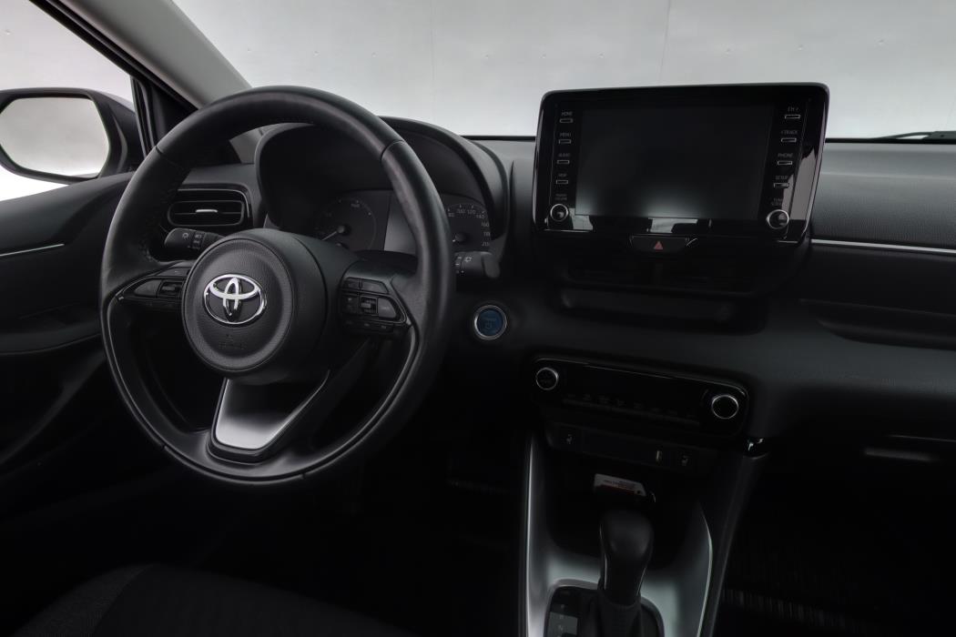 TOYOTA YARIS 2024