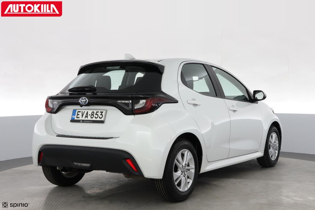 TOYOTA YARIS 2024