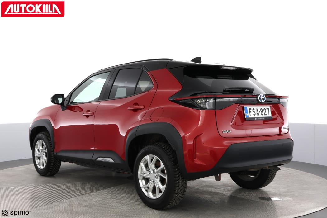 TOYOTA Yaris Cross 2024