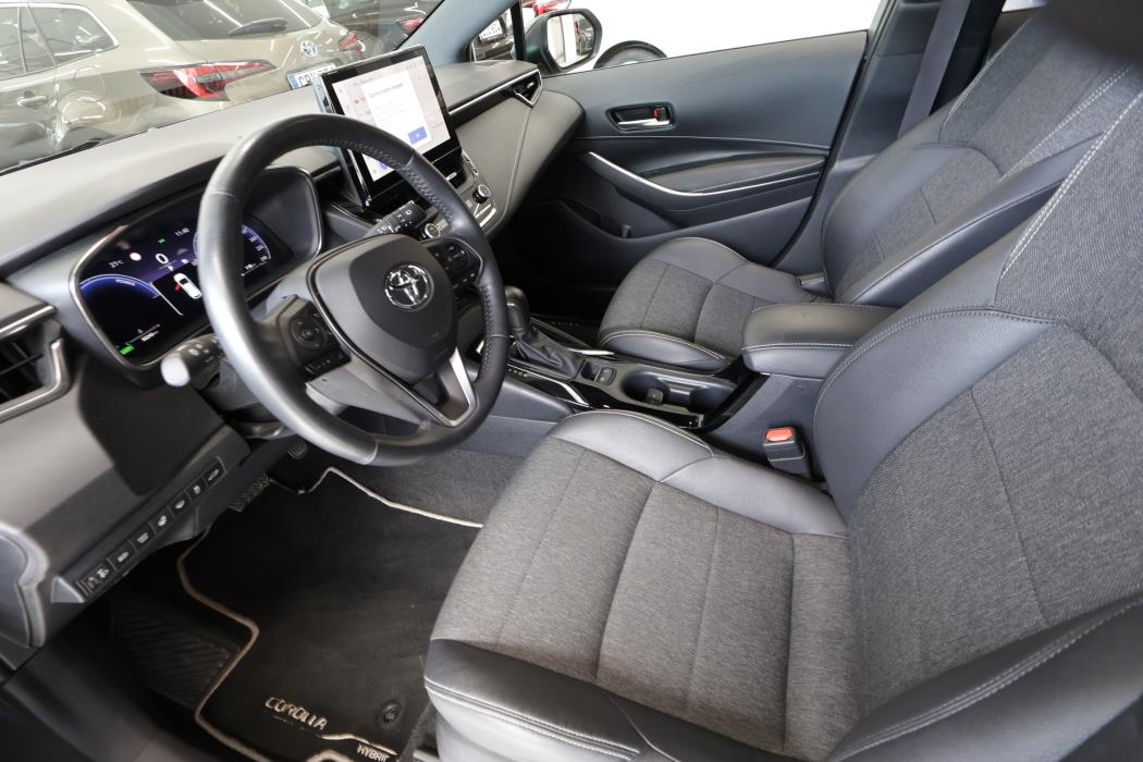 TOYOTA COROLLA 2024