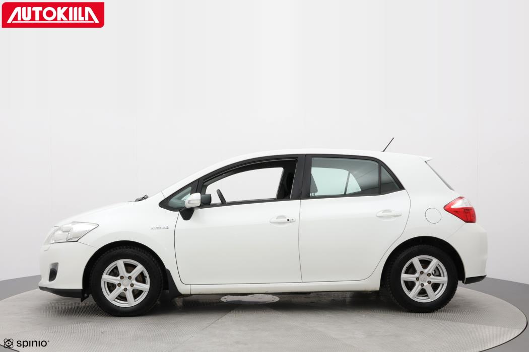 TOYOTA AURIS 2011