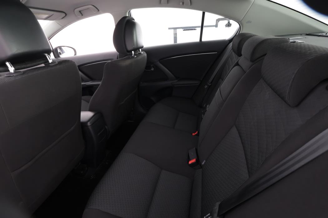 TOYOTA AVENSIS 2011