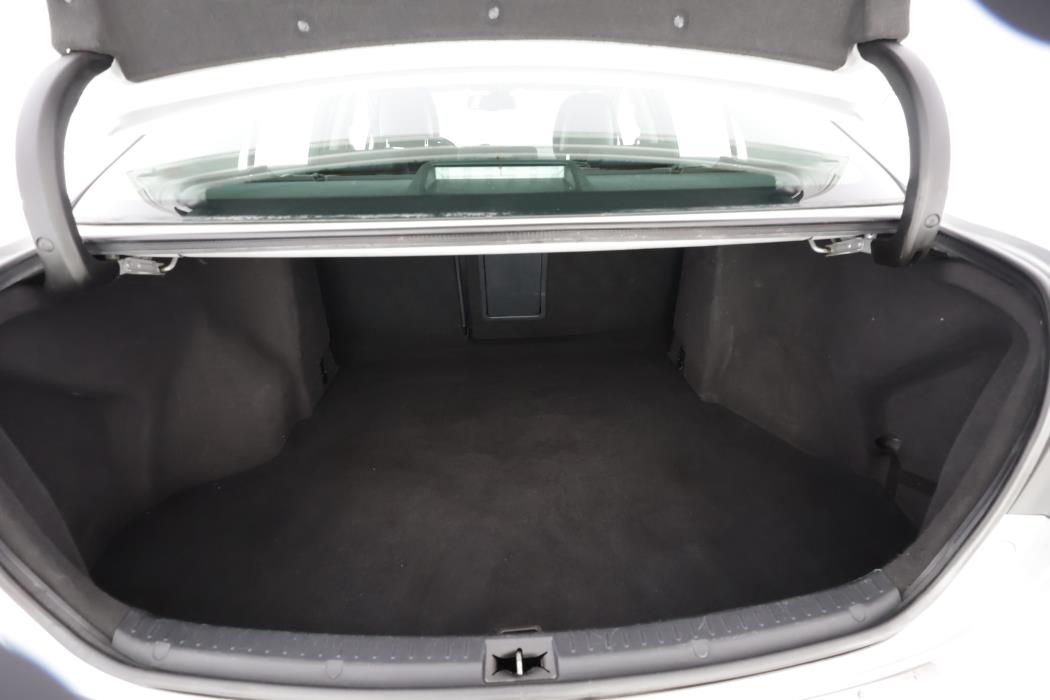TOYOTA AVENSIS 2011