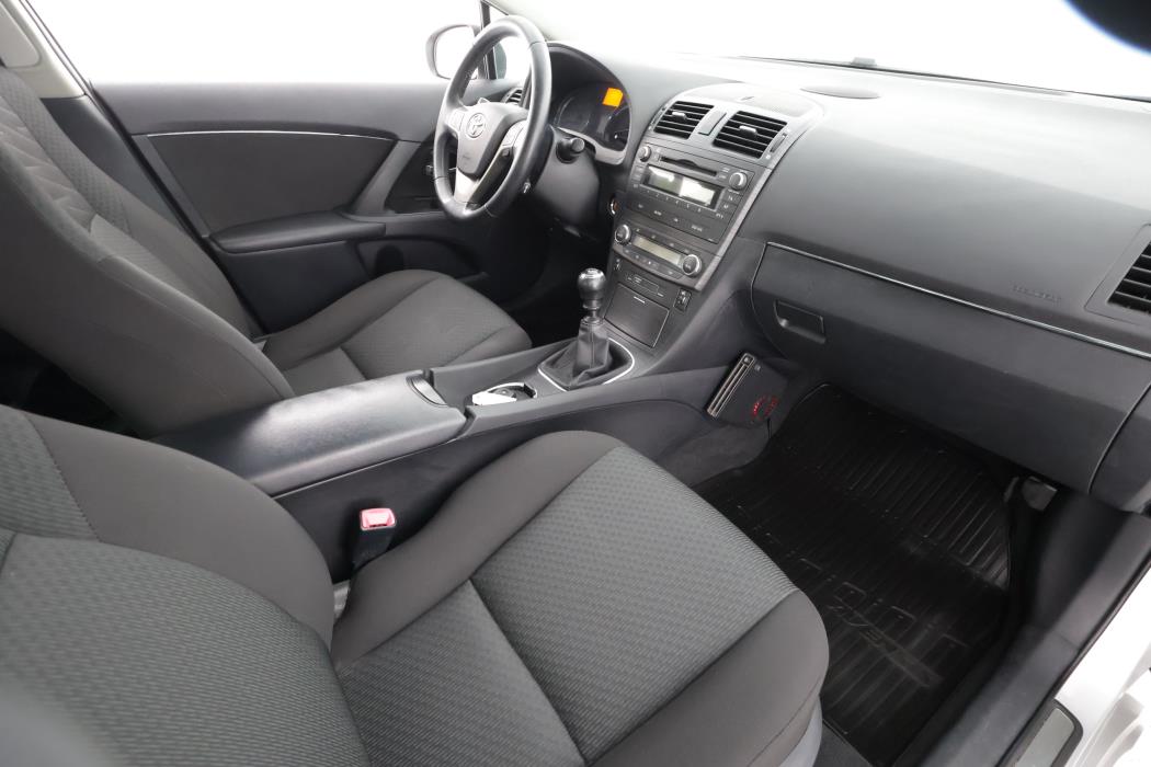 TOYOTA AVENSIS 2011