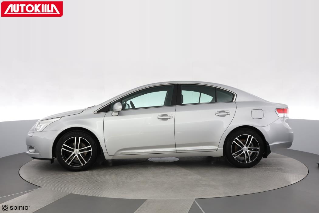 TOYOTA AVENSIS 2011