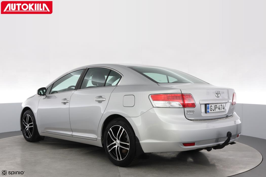TOYOTA AVENSIS 2011
