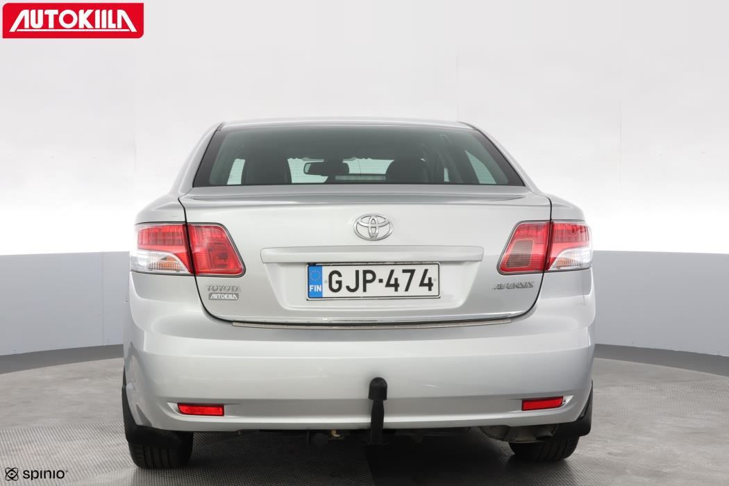 TOYOTA AVENSIS 2011