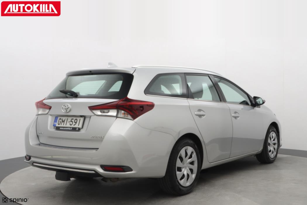 TOYOTA AURIS 2016