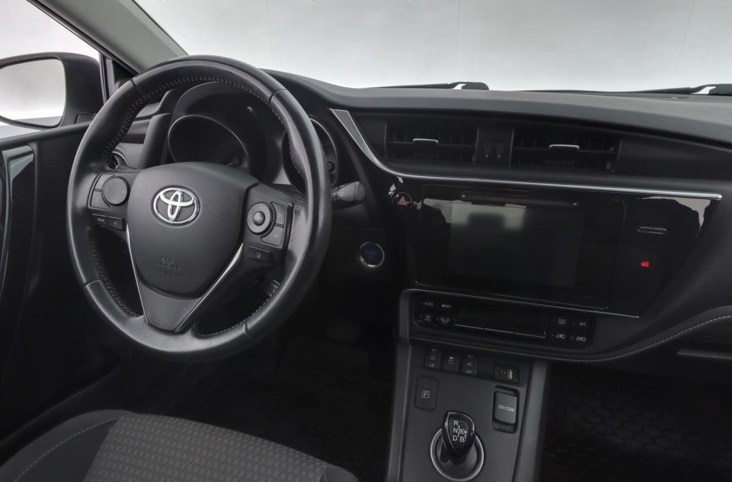 TOYOTA AURIS 2018