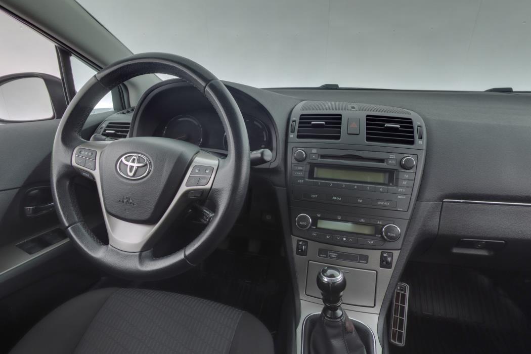 TOYOTA AVENSIS 2010