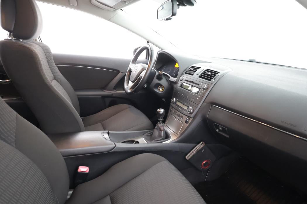 TOYOTA AVENSIS 2010