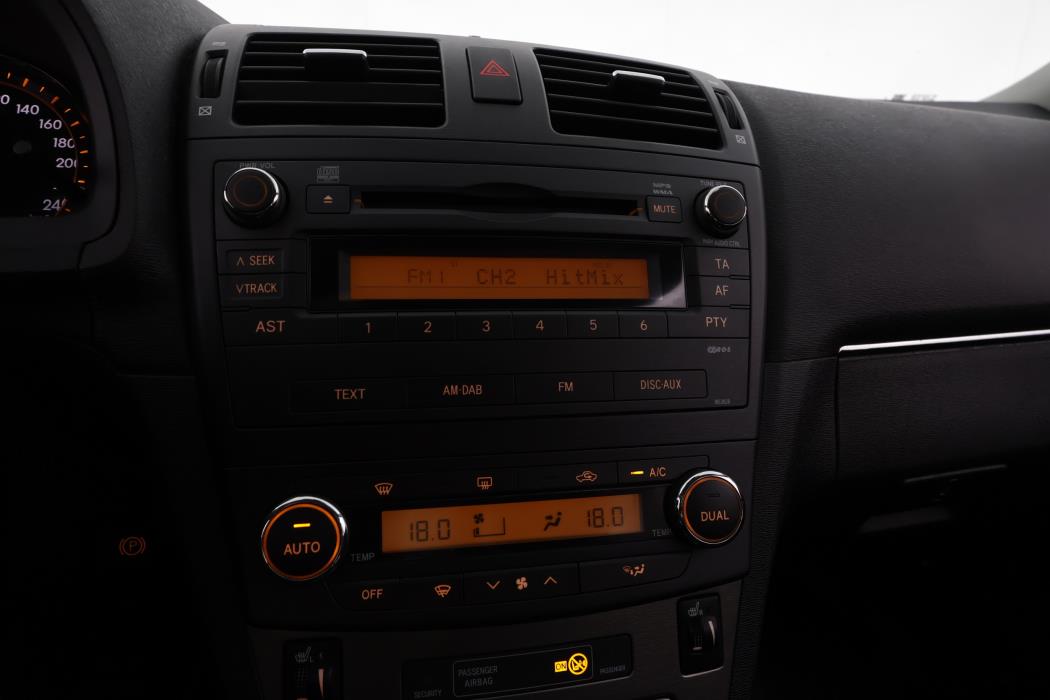 TOYOTA AVENSIS 2010
