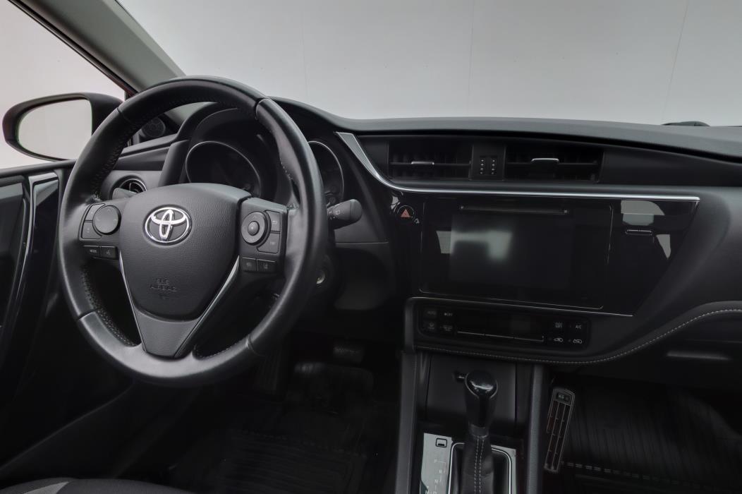 TOYOTA AURIS 2017