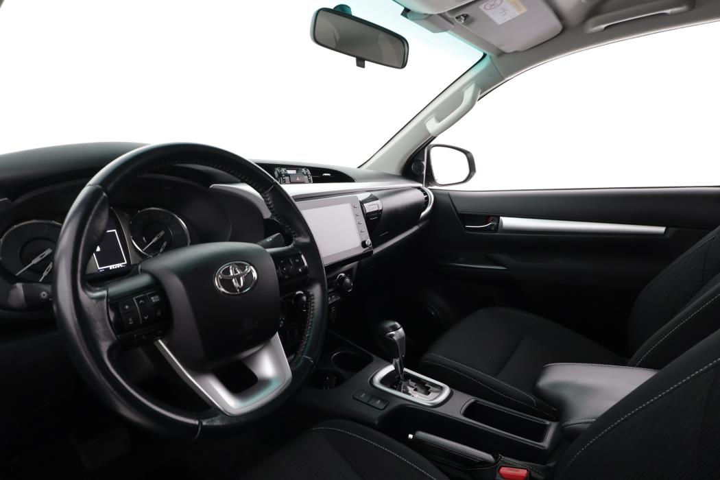 TOYOTA HILUX 2023