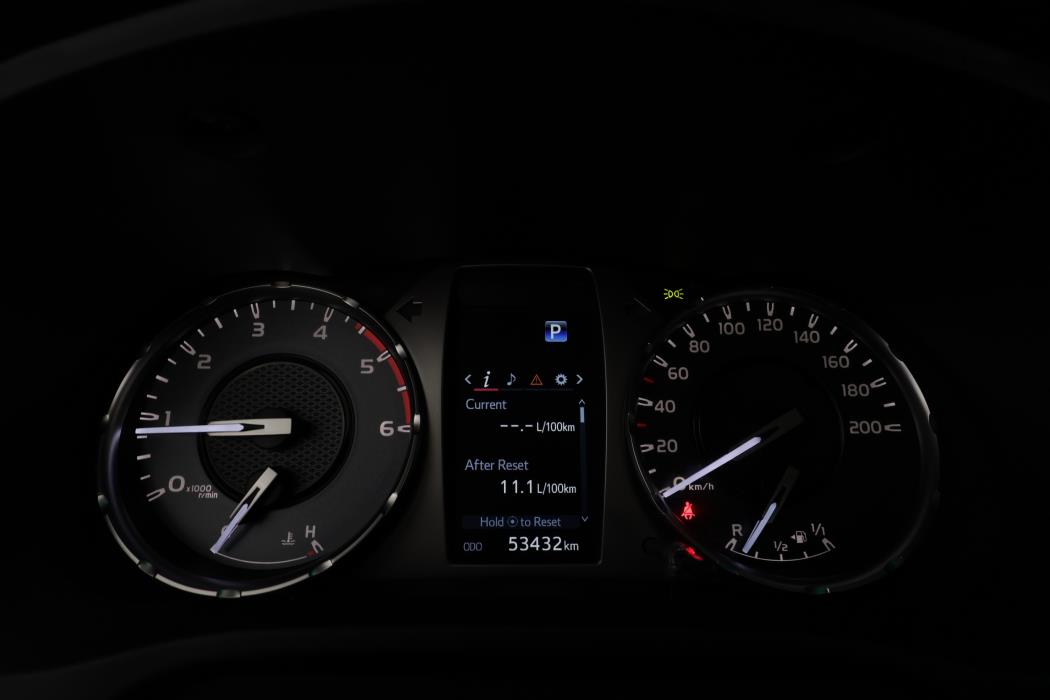 TOYOTA HILUX 2023