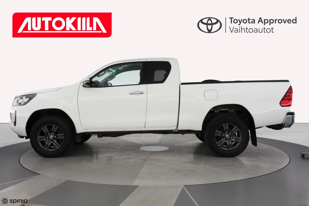 TOYOTA HILUX 2023