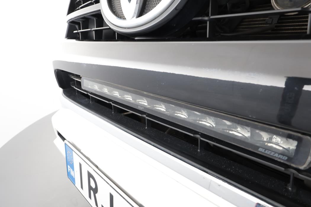 TOYOTA HILUX 2023
