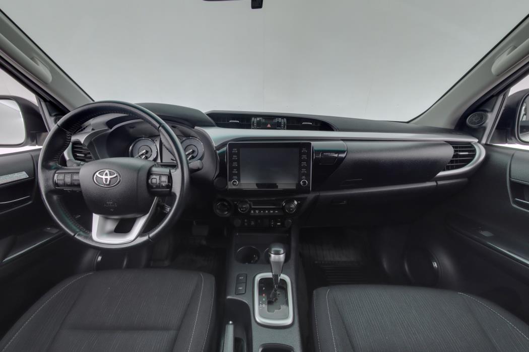 TOYOTA HILUX 2023