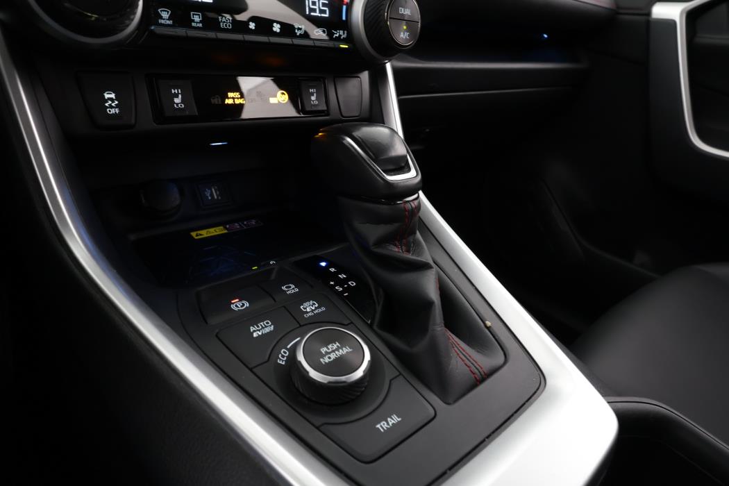TOYOTA RAV4 Plug-in 2024