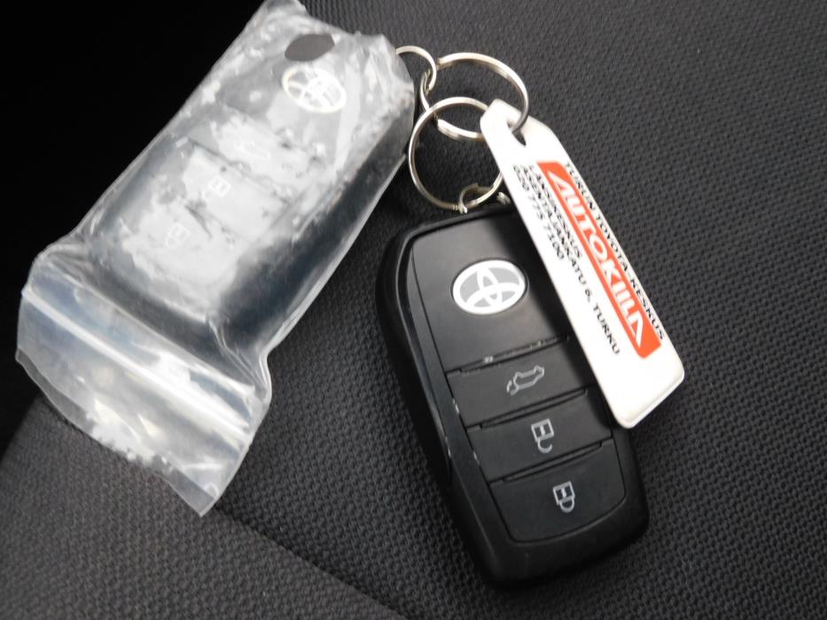 TOYOTA Corolla Cross 2023