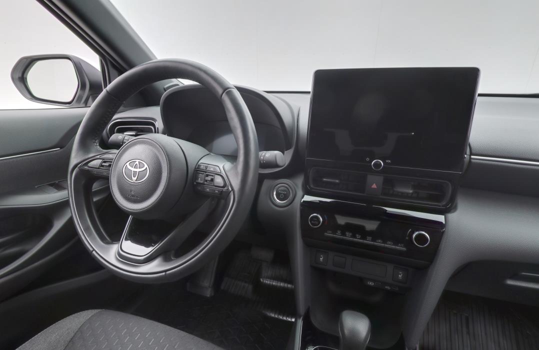 TOYOTA Yaris Cross 2025